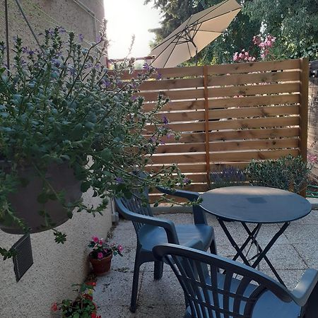 Hotel Location Saisonniere Avec Piscine Et Terrasse Au Pied Du Luberon Lauris Exteriér fotografie